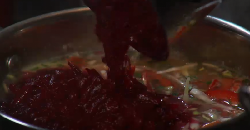 Борщ с зелёной гречкой и черносливом